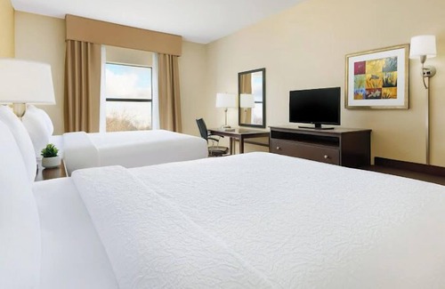 Jackson Hotel | Convenient Stay at Hampton Inn Jackson with Pool & Breakfast