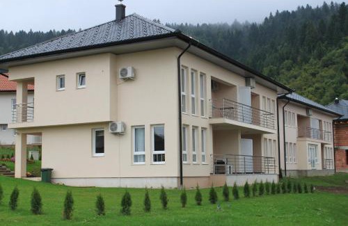 Hadzici Apartment | Unforgettable Countryside Resort Sarajevo: Family-Friendly Retreat