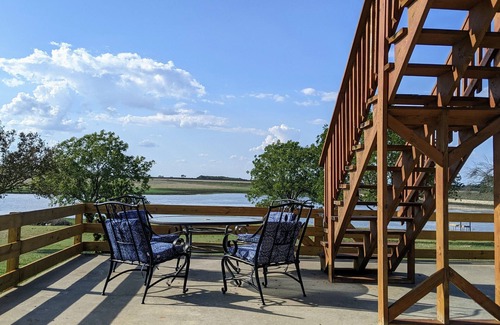 Moody Cottage | Relaxing Countryside Retreat Near Waco with Family Amenities