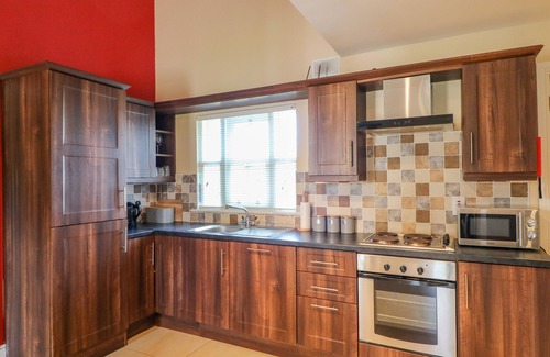 Dungarvan Cottage | Family-Friendly Countryview Hotel with Garden in Ring, Waterford
