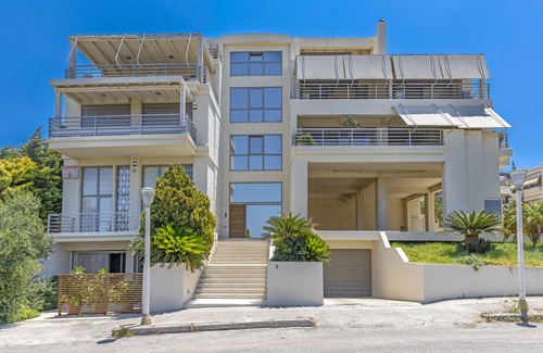 Petaloudes Apartment | Romantic Couple's Getaway with Ocean View & Spa Amenities