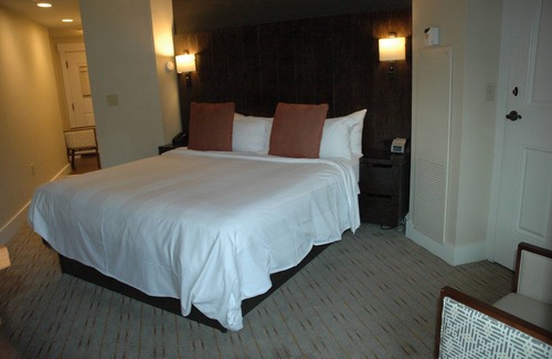South Lake Tahoe Resort | Romantic Couple's Retreat Room with Ocean View & Spa