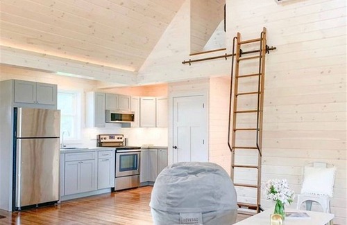 North Sebago Cottage | Couples Cottage Limit 4 1 Bedroom Cottage