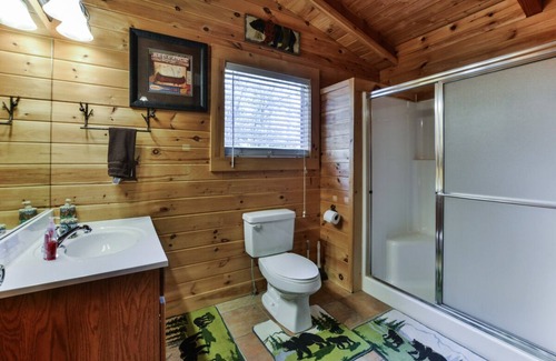 Branson Cedars Cabin | Romantic Escape at Black Bear with Pool & Spa Amenities