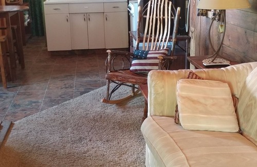 Shell Knob Cabin | Romantic Getaway at the Green Cocoon on Table Rock Lake