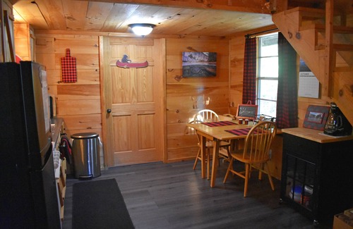 Saint Joe Cabin | Perfect Couples' Retreat at Buffalo Bender - Pet Friendly Escape