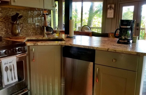 Big Canoe Cottage | Romantic Getaway with Hot Tub & Scenic Views at Big Canoe
