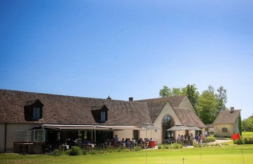 Cour-Cheverny Apartment | Discover Cour-cheverny Cœur de Village with Spa and Hot Tub
