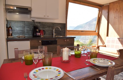Le Praz Apartment | Stunning Courchevel Le Praz: Ski Access & Lake Views