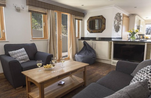 Bugford Cottage | Family-Friendly Court Lodge in Hillfield Village, Dartmouth