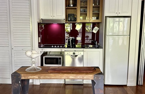 Port Douglas Apartment | Exceptional Court Room 100: Oceanfront Bliss in Port Douglas