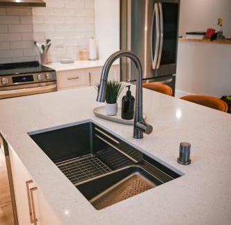 Courtenay Apartment | Courtenay Luxe Suite