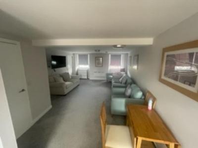 Inverkeithing Apartment | Pet-Friendly Stay at Courtyard and Forth Apartments