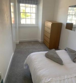 Inverkeithing Apartment | Pet-Friendly Stay at Courtyard and Forth Apartments