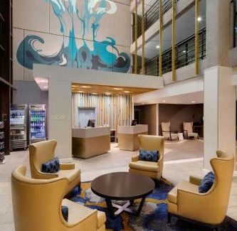 North Loop Hotel | Relaxing Retreat at Courtyard Austin-University Area