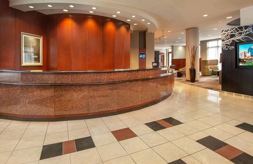 Merrifield Hotel | Exceptional Courtyard by Marriott Dunn Loring Fairfax Hotel