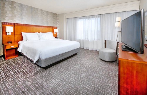 Merrifield Hotel | Exceptional Courtyard by Marriott Dunn Loring Fairfax Hotel