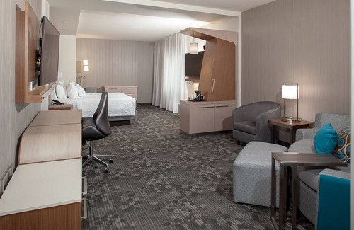 Town and Country Hotel | Unforgettable Stay at Courtyard by Marriott St. Louis West