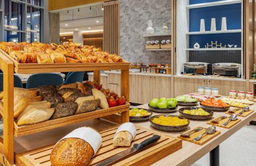 Roissy-en-France Hotel | Convenient Courtyard by Marriott near Charles de Gaulle Airport