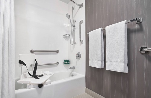 Linthicum Heights Hotel | Convenient Courtyard by Marriott near Baltimore BWI Airport
