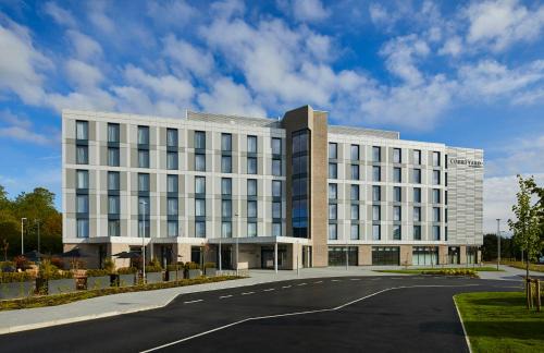Newcastle-Under-Lyme Hotel | Modern Getaway at Courtyard by Marriott Stoke on Trent