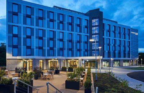Newcastle-Under-Lyme Hotel | Modern Getaway at Courtyard by Marriott Stoke on Trent