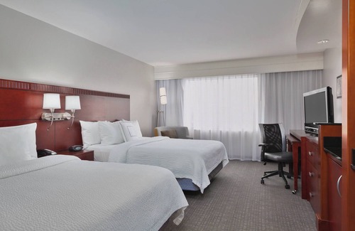 South Side Hotel | Eco-Friendly Retreat at Courtyard by Marriott Corpus Christi