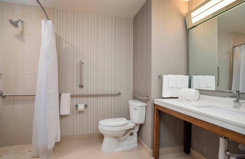 Downtown Niagara Falls Hotel | Relaxing Retreat at Courtyard by Marriott Niagara Falls