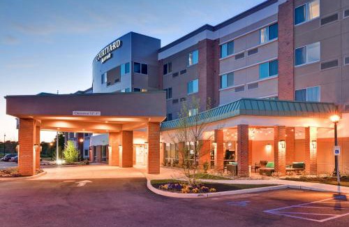 Central Islip Hotel | Discover Comfort at Courtyard by Marriott Long Island Islip