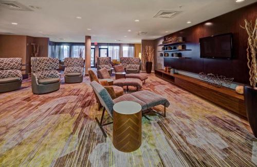 Alexandria Hotel | Welcoming Courtyard by Marriott Alexandria: Family-Friendly Stay