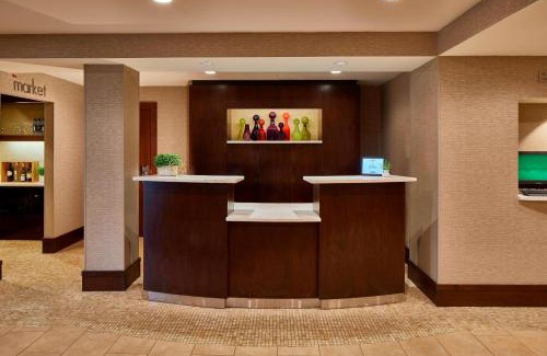 Newtonville Hotel | Relax at Courtyard by Marriott Albany Thruway with Pool
