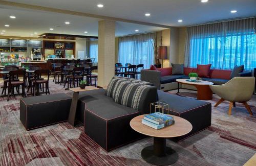 Newtonville Hotel | Relax at Courtyard by Marriott Albany Thruway with Pool