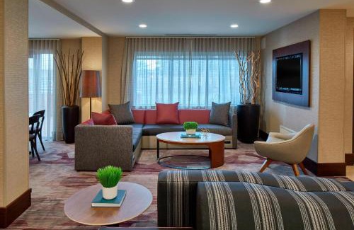 Newtonville Hotel | Relax at Courtyard by Marriott Albany Thruway with Pool