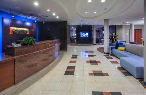 Albany Hotel | Family-Friendly Courtyard by Marriott Albany with Pool Access