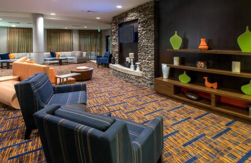 Albany Hotel | Family-Friendly Courtyard by Marriott Albany with Pool Access