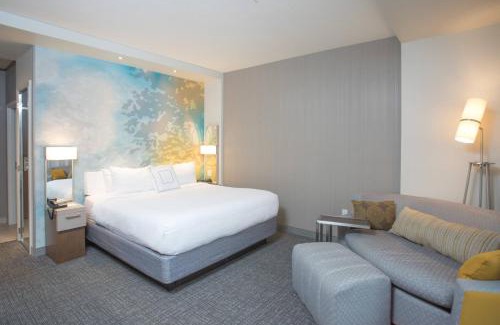 Albion Hotel | Inviting Courtyard by Marriott Albion with Oceanfront Views