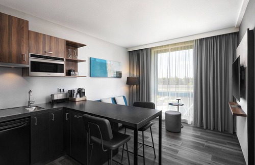 Hoofddorp Hotel | Eco-Friendly Stay at Courtyard by Marriott Amsterdam Airport
