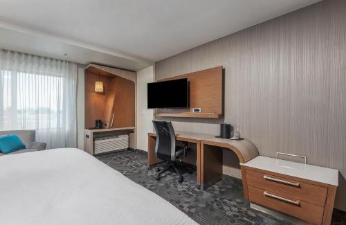 Ardmore Hotel | Waterside Retreat: Courtyard by Marriott Ardmore Awaits