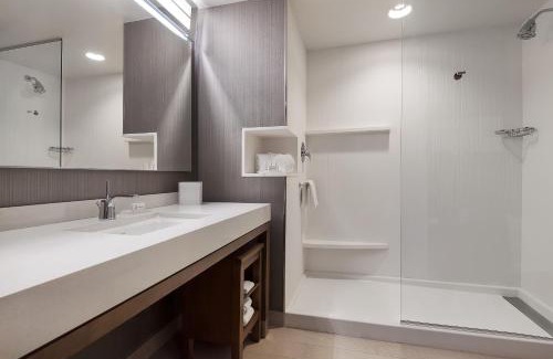 Ardmore Hotel | Waterside Retreat: Courtyard by Marriott Ardmore Awaits