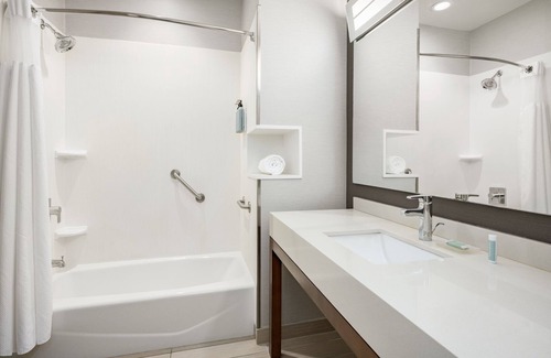 Auburn Hotel | Exceptional Stay at Courtyard by Marriott Auburn with Pool