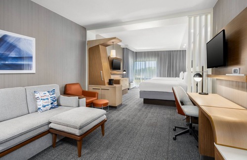 Auburn Hotel | Exceptional Stay at Courtyard by Marriott Auburn with Pool