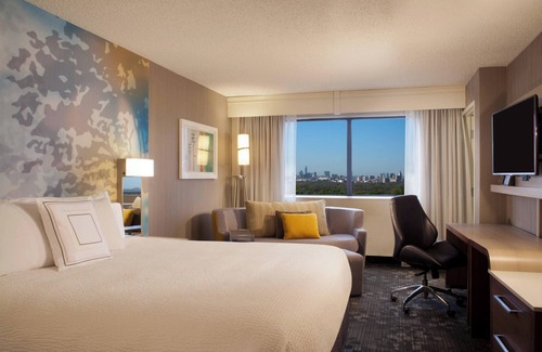 North Loop Hotel | Discover Comfort at Courtyard by Marriott Austin-University Area