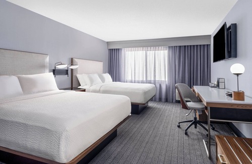 Franklin Park Hotel | Discover Courtyard by Marriott Austin South: Family-Friendly Retreat