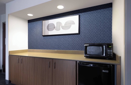 Franklin Park Hotel | Discover Courtyard by Marriott Austin South: Family-Friendly Retreat