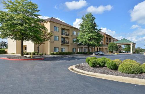 Bentonville Hotel | Accessible Comfort at Courtyard by Marriott Bentonville