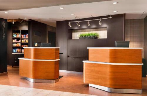 Normal Hotel | Comfortable Stay at Courtyard by Marriott Bloomington Normal