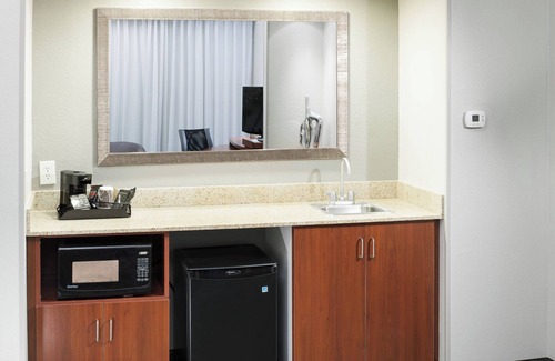 Trussville Hotel | Modern Retreat at Courtyard by Marriott Birmingham Trussville