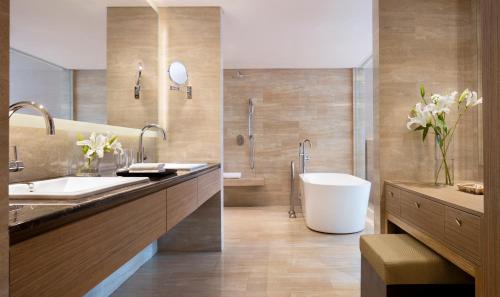 Bellandur Hotel | Relax at Courtyard by Marriott Bengaluru with Pool & Spa