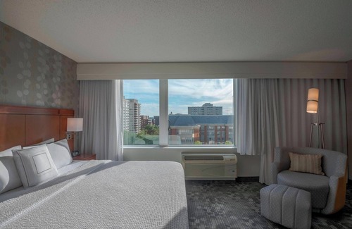 Friendship Village Hotel | Inviting Courtyard by Marriott Bethesda/Chevy Chase Stay