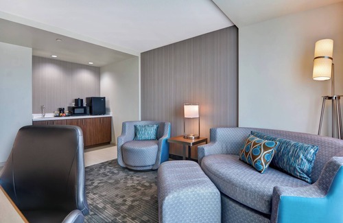 Rogers Hotel | Eco-Friendly Retreat at Courtyard by Marriott Bentonville